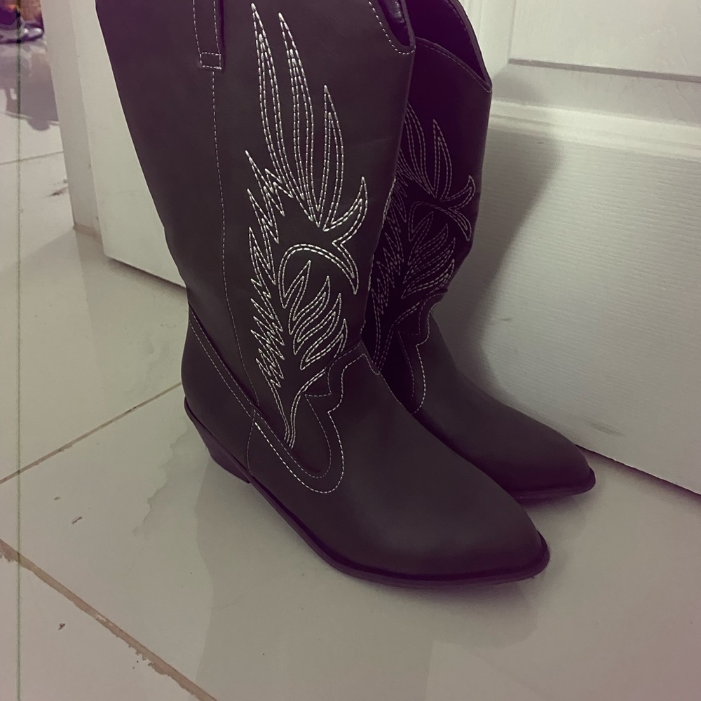 Women's Western Embroidered Boots - Black